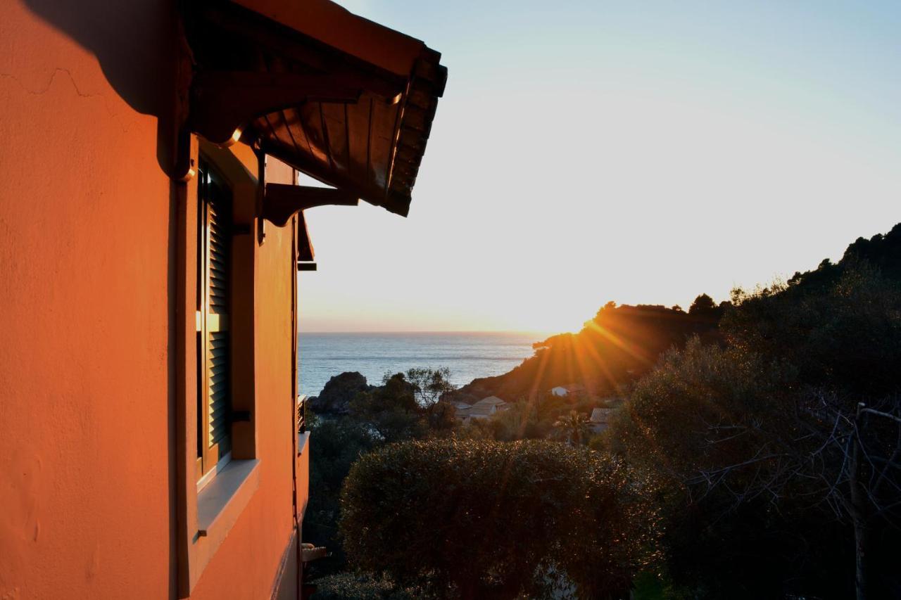 Papadatos Apts With Amazing View - 5Mins From The Beach Kontogialos Eksteriør billede