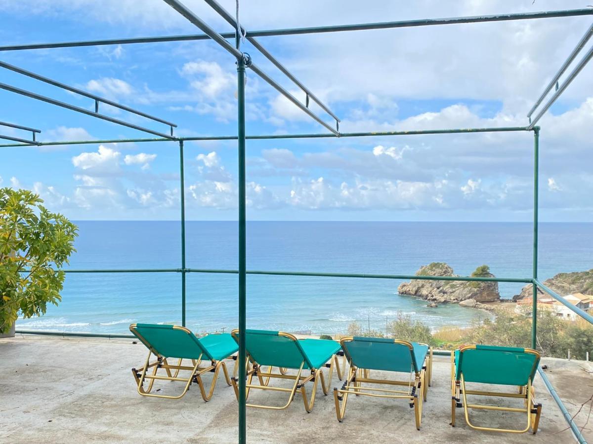 Papadatos Apts With Amazing View - 5Mins From The Beach Kontogialos Eksteriør billede