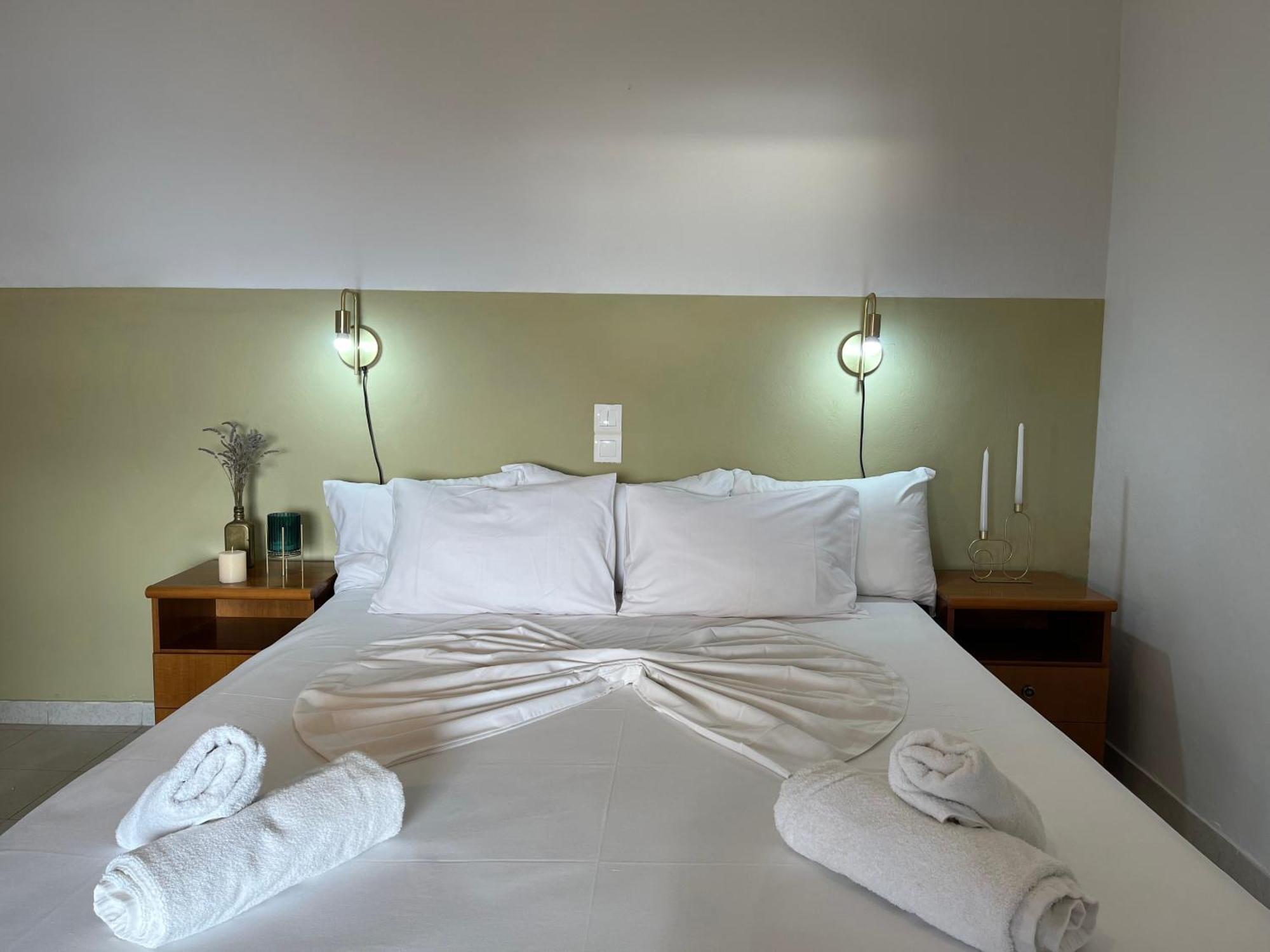 Papadatos Apts With Amazing View - 5Mins From The Beach Kontogialos Eksteriør billede